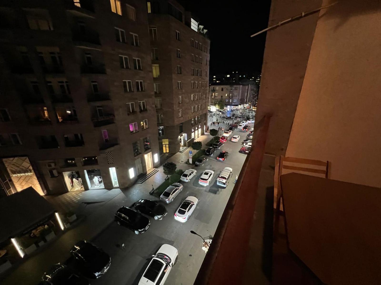 Rent Inn Yerevan On North Avenue Ngoại thất bức ảnh