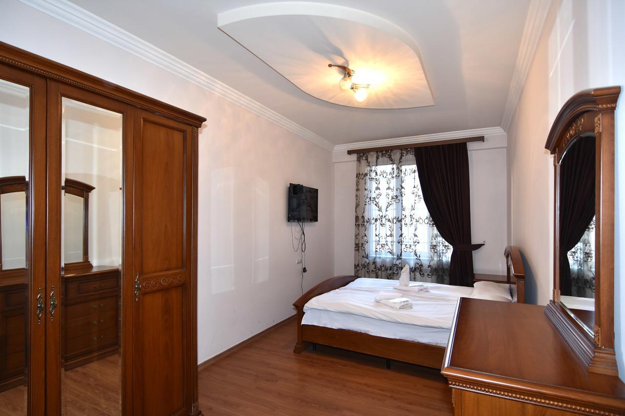 Rent Inn Yerevan On North Avenue Ngoại thất bức ảnh