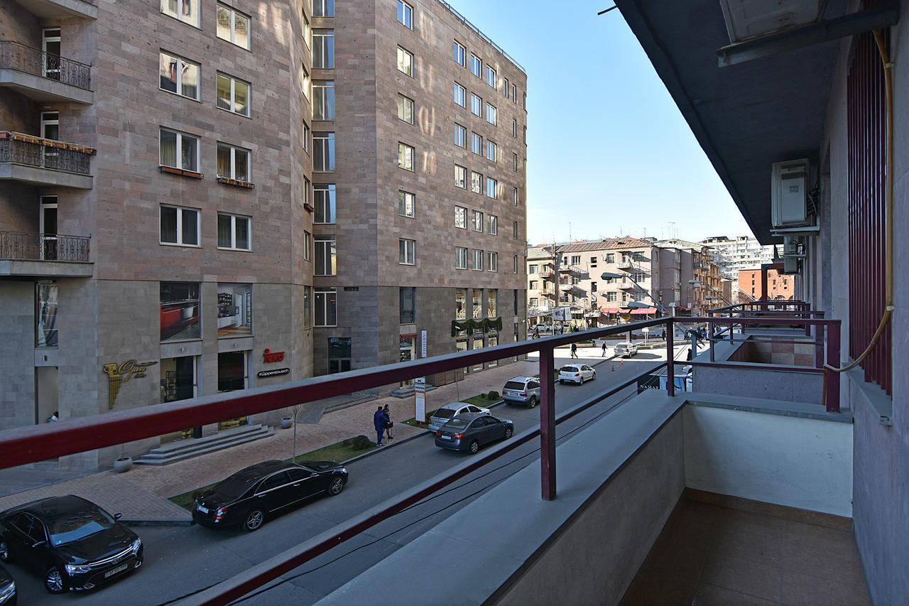 Rent Inn Yerevan On North Avenue Ngoại thất bức ảnh