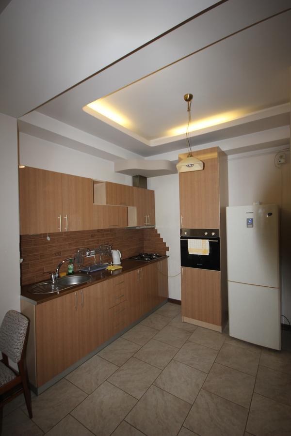 Rent Inn Yerevan On North Avenue Ngoại thất bức ảnh