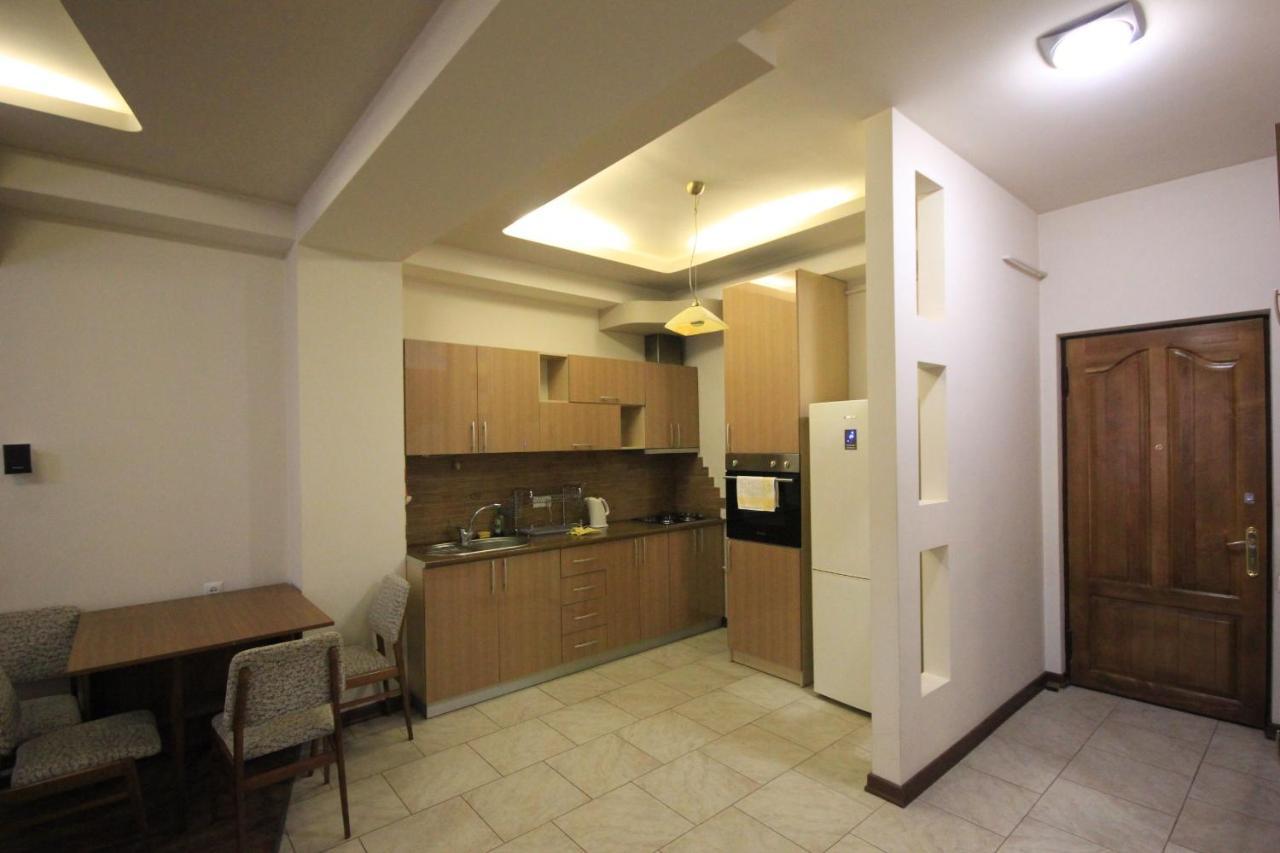 Rent Inn Yerevan On North Avenue Ngoại thất bức ảnh