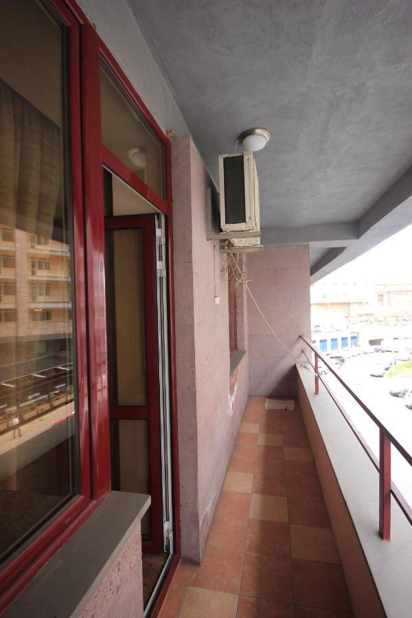 Rent Inn Yerevan On North Avenue Ngoại thất bức ảnh